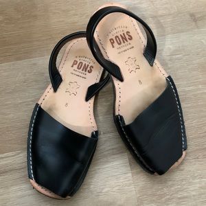 Pons Avarcas Classic Black Sandals